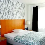 Hotel Dvur 3*