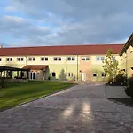 Dvur 3* Krnsko