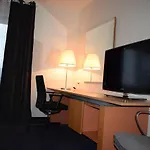 Hotel Dvur 3*