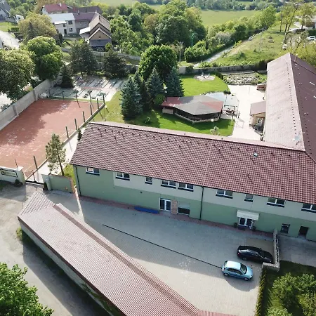 Dvur Hotel